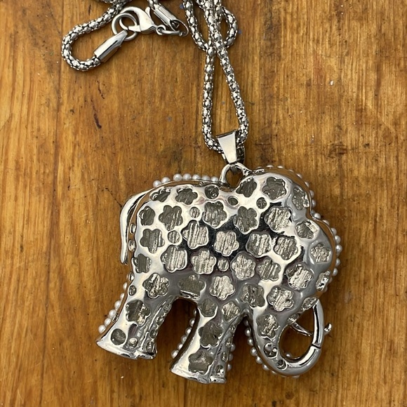 Silver Pearl Encrusted Elephant Pendant Necklace - Picture 2 of 3